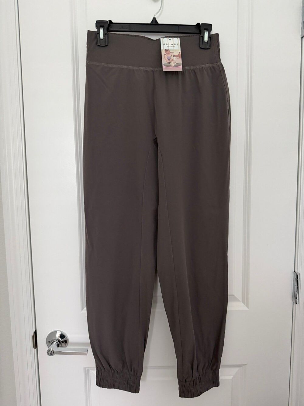 NEW Halara Jogger Gray Yoga Pants Casual Workout Fitness Size Medium